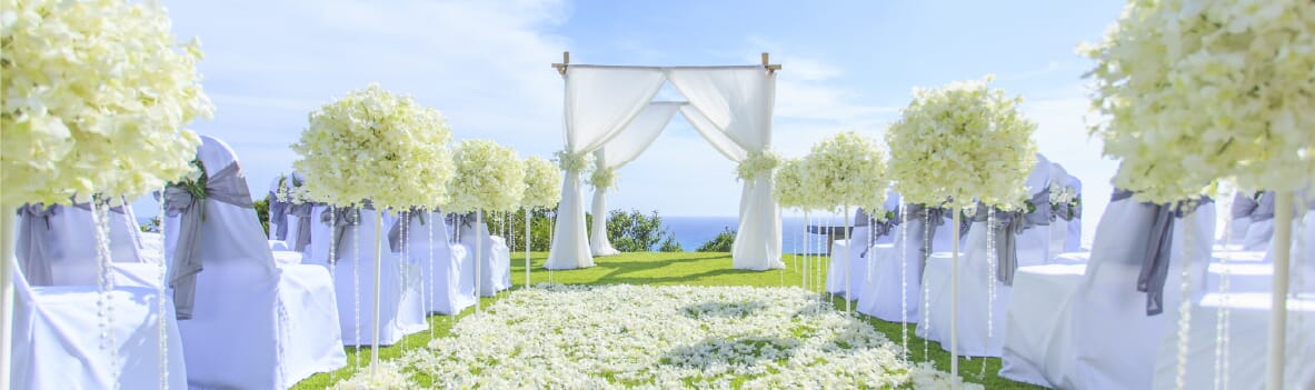 Premium-quality wedding flowers from BloomsByTheBox.com