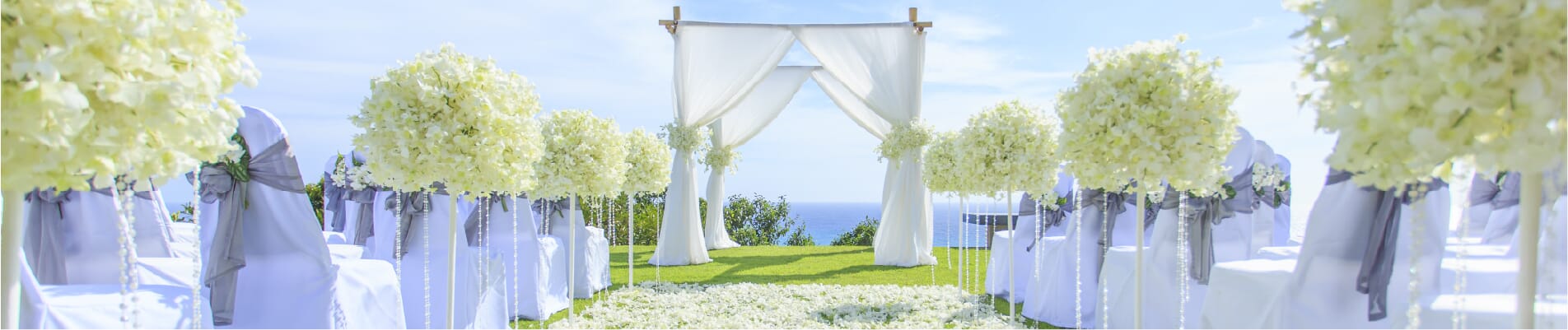 Premium-quality wedding flowers from BloomsByTheBox.com