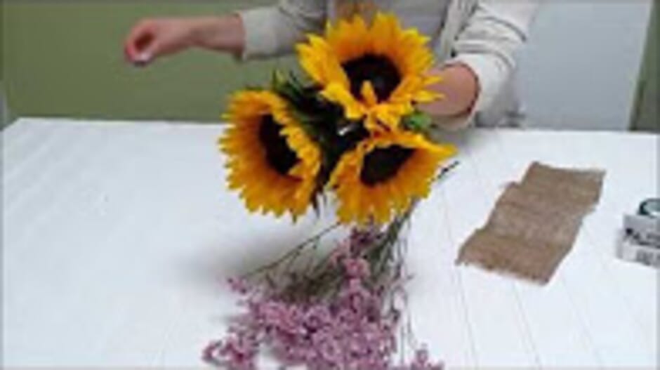 Sunflower Series: How to Make a Bridesmaid Bouquet
