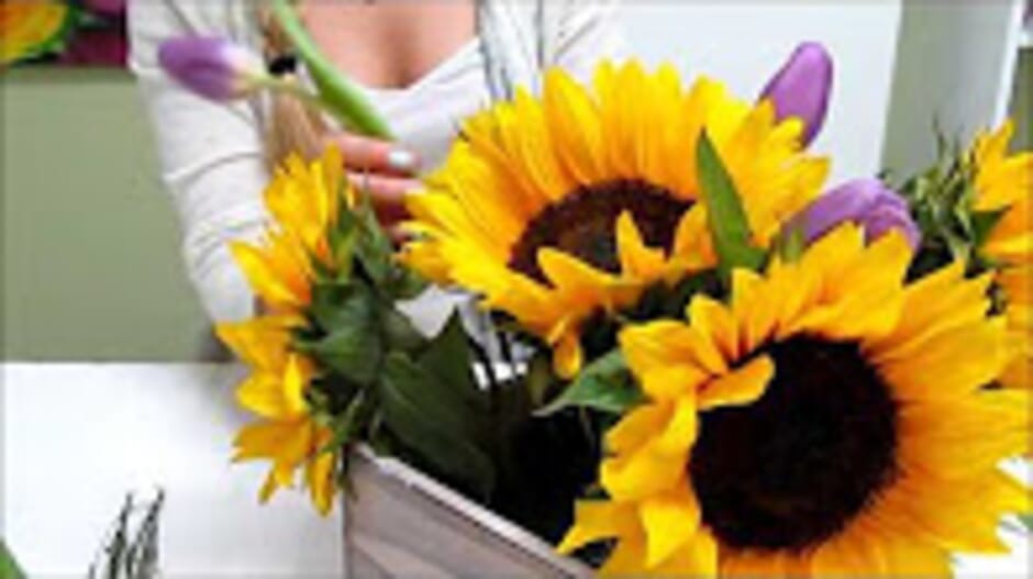 Sunflower Series: How to Make a Sunflower Centerpiece