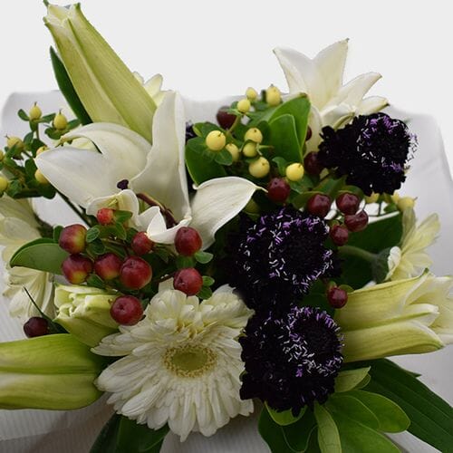 Wholesale flowers prices - buy Premium Gift Bouquet White & Burgundy Eye Candy in bulk